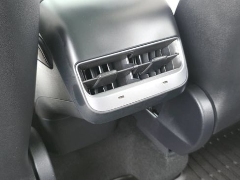 Used 2024 Tesla Model Y Performance AWD/4WD image 33