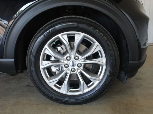 Used 2023 Ford Explorer XLT w/ Equipment Group 202A RWD image 27