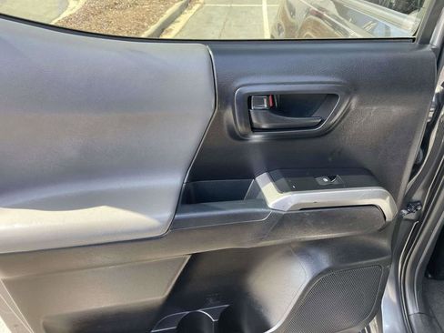 Used 2019 Toyota Tacoma SR5 RWD image 19