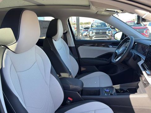 New 2026 Volkswagen Tiguan SE image 9