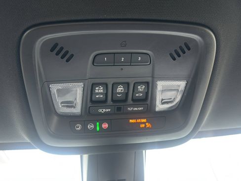Used 2023 Chevrolet Traverse RS w/ LPO, Floor Liner Package AWD/4WD image 41