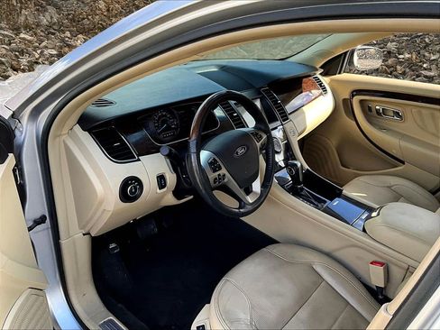 Used 2018 Ford Taurus Limited image 11