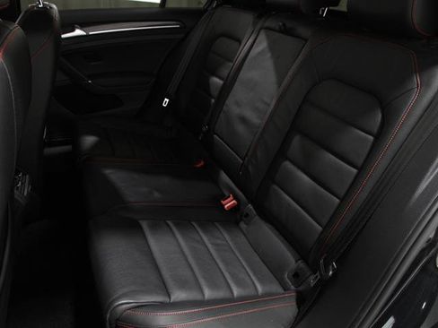 Used 2017 Volkswagen GTI SE image 17