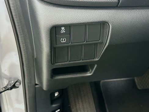 Used 2018 Honda CR-V LX image 16
