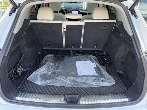 Certified 2025 Audi Q5 Premium w/ Convenience Package AWD/4WD image 18