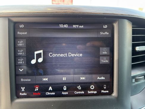Used 2020 RAM 1500 Laramie AWD/4WD image 35