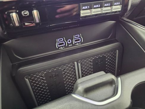 New 2026 RAM 2500 Laramie AWD/4WD image 31