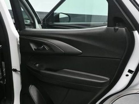 Used 2023 Chevrolet TrailBlazer LS AWD/4WD image 12