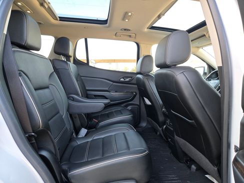 Used 2021 GMC Acadia Denali w/ Denali Technology Package image 29