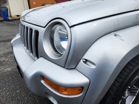 Used 2003 Jeep Liberty Renegade image 30