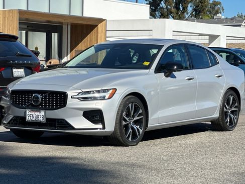 Certified 2023 Volvo S60 B5 Plus w/ Climate Package image 8