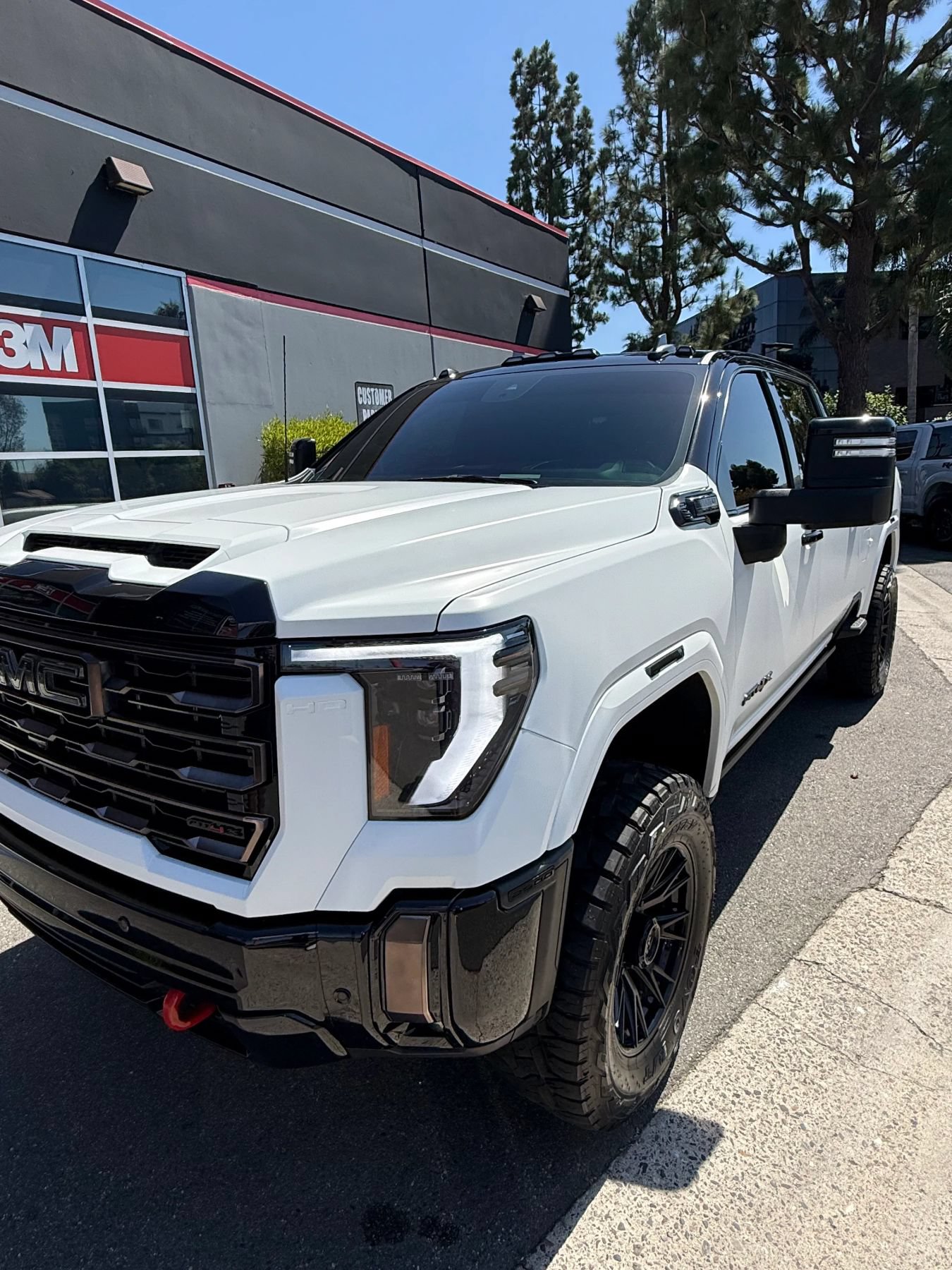Used 2024 GMC Sierra 2500 AT4X AWD/4WD image 3