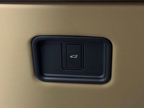 New 2026 Land Rover Range Rover SE image 39