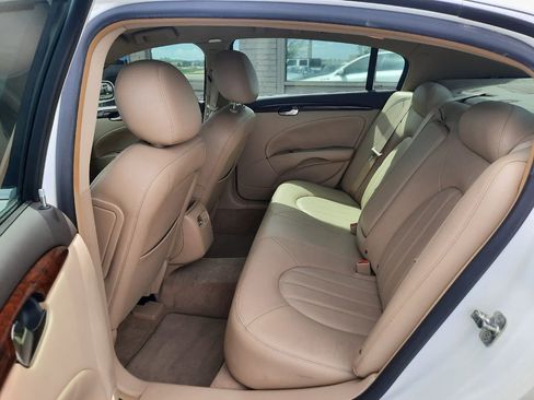 Used 2011 Buick Lucerne CXL FWD image 7