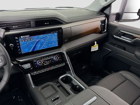 New 2025 GMC Sierra 3500 Denali w/ Denali Reserve Package image 24