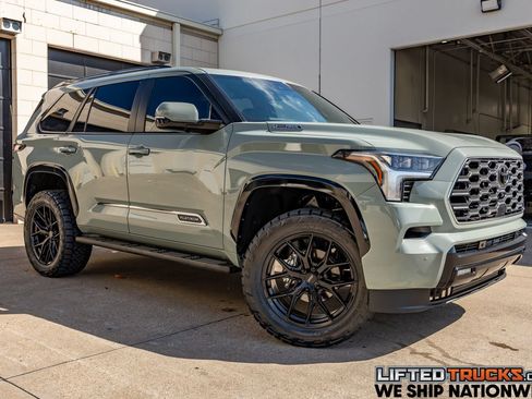 Used 2026 Toyota Sequoia Platinum AWD/4WD image 1