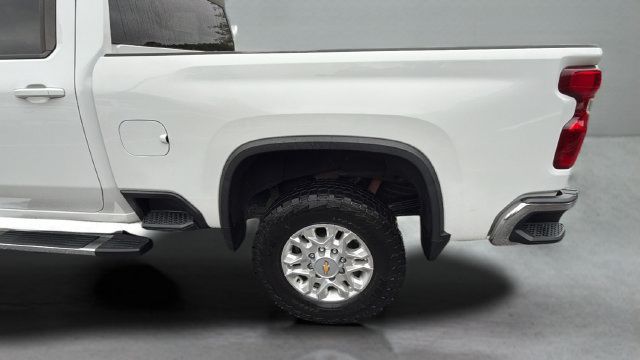 Used 2024 Chevrolet Silverado 2500 LT AWD/4WD image 37