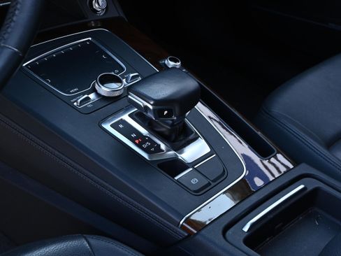 Used 2018 Audi Q5 Prestige w/ Prestige Package image 24
