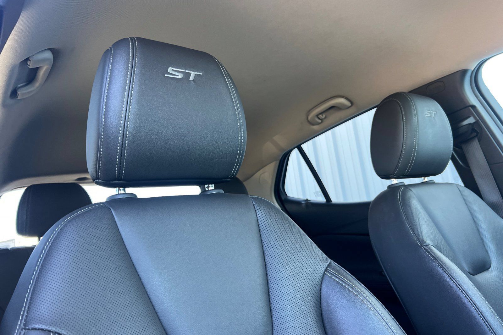 Used 2024 Buick Encore GX Sport Touring FWD image 21