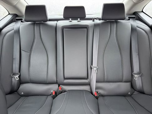 Certified 2025 Acura TLX w/ Technology Package image 30