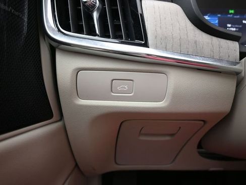 Used 2023 Volvo S90 B6 Plus image 29