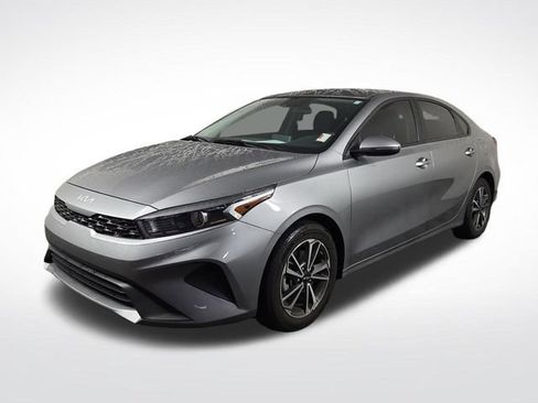 Certified 2023 Kia Forte LXS w/ LXS Technology Package FWD image 2