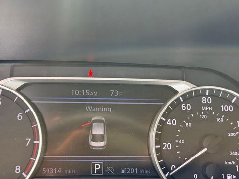Used 2024 Nissan Sentra SV FWD image 11