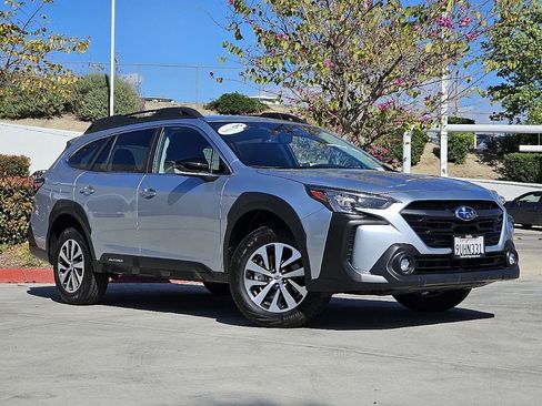 Certified 2025 Subaru Outback Premium AWD/4WD image 4