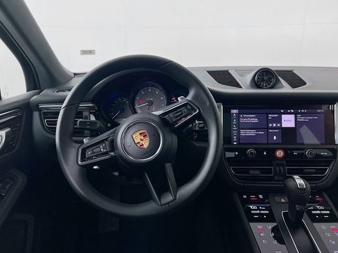 New 2026 Porsche Macan image 25