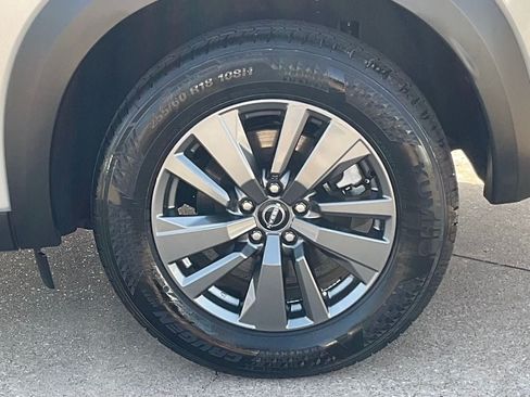 Used 2025 Nissan Pathfinder SV FWD image 7