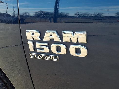 Used 2022 RAM 1500 Classic SLT image 10