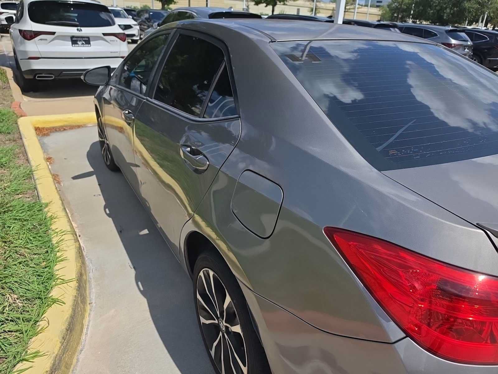 Used 2017 Toyota Corolla L FWD image 6