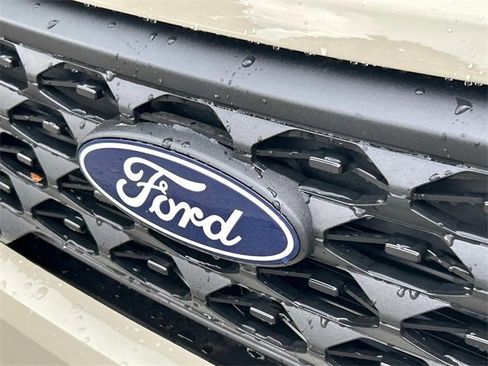 New 2025 Ford Maverick XLT w/ 4K Tow Package image 10