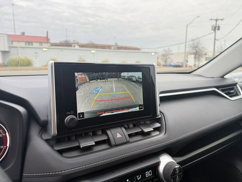Used 2025 Toyota RAV4 XLE image 17