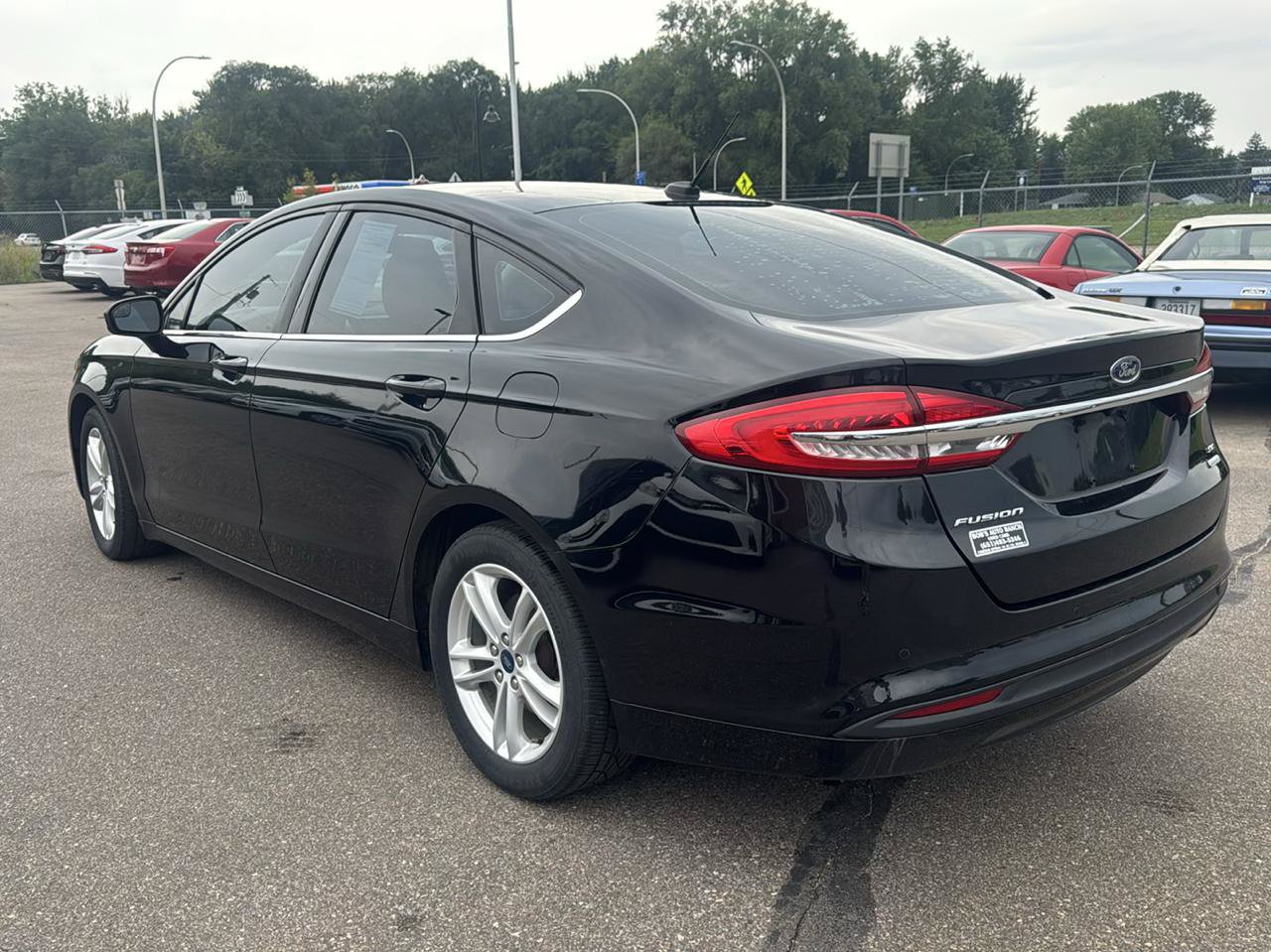 Used 2018 Ford Fusion SE w/ Fusion SE Technology Package FWD image 7