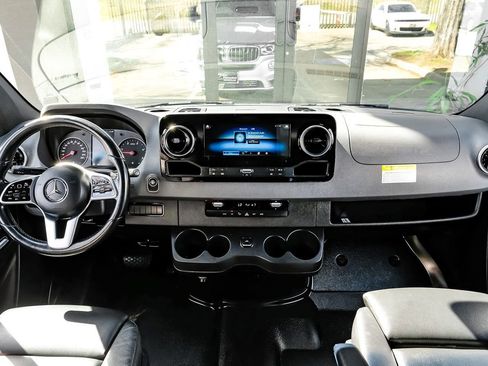 Used 2021 Mercedes-Benz Sprinter 3500 image 11