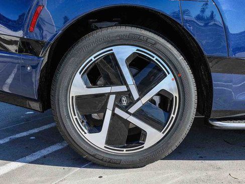 New 2026 Hyundai Ioniq 9 Calligraphy image 8