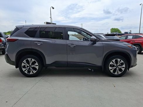 Used 2023 Nissan Rogue SV AWD/4WD image 10