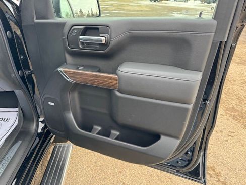 Used 2022 Chevrolet Silverado 1500 High Country w/ Technology Package image 26