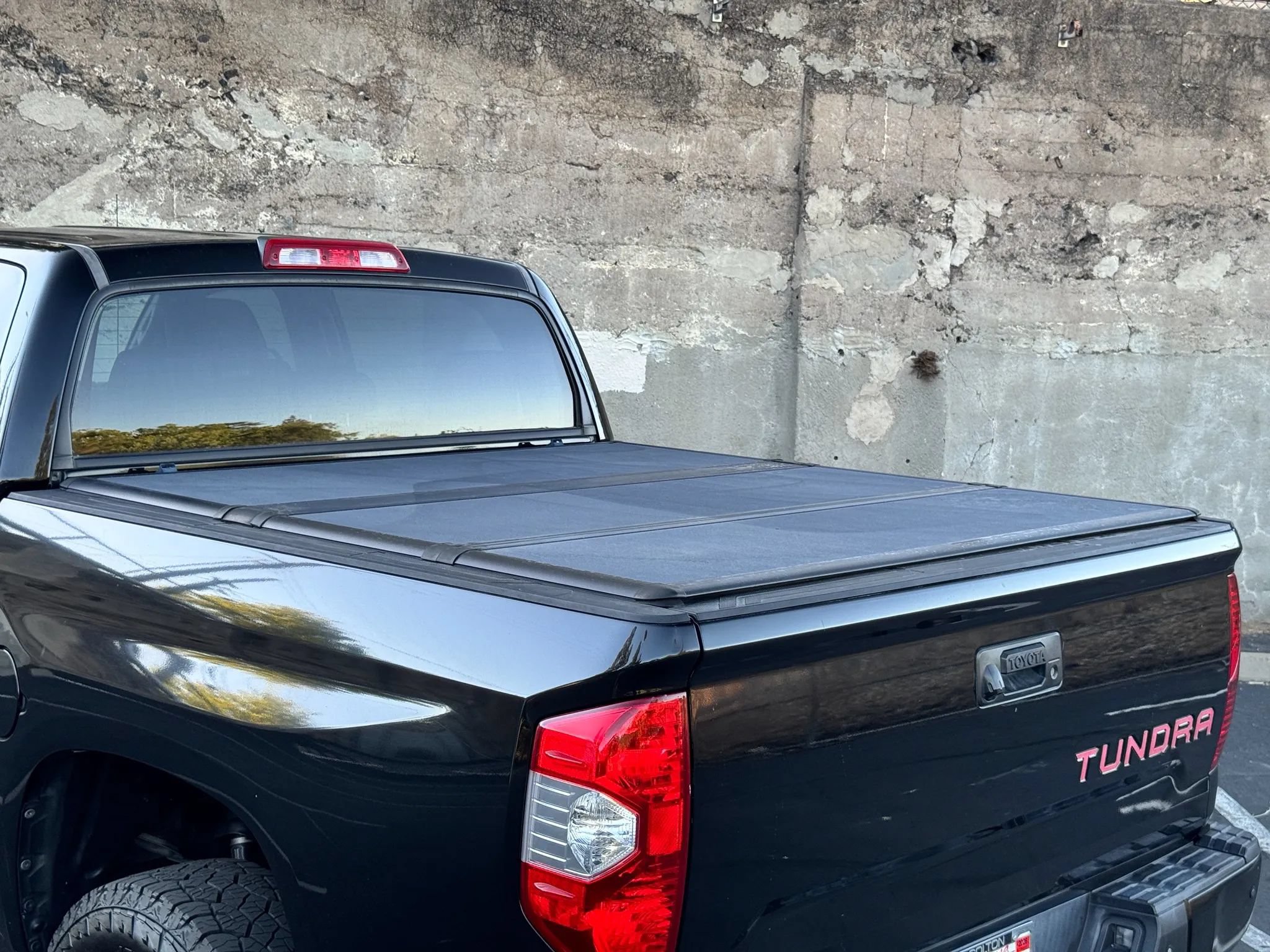 Used 2017 Toyota Tundra Limited w/ Limited Premium Package RWD image 12