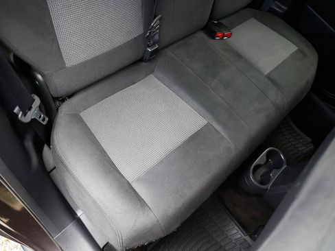 Used 2016 Jeep Patriot Latitude AWD/4WD image 12