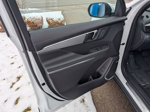 Used 2025 Buick Enclave Preferred image 10