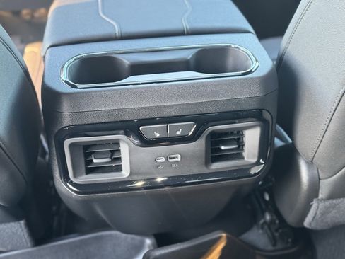 Used 2024 GMC Sierra 2500 AT4 w/ AT4 Premium Plus Package image 24