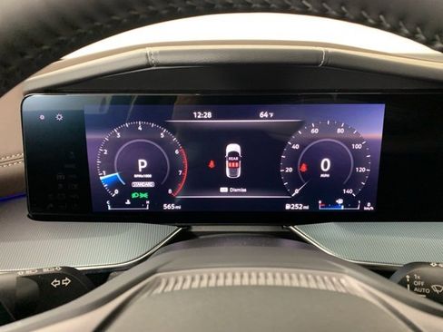 Used 2025 Nissan Murano Platinum w/ Cargo Package image 6