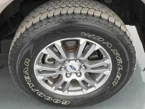 Used 2018 Ford F150 Lariat w/ Equipment Group 501A Mid AWD/4WD image 12
