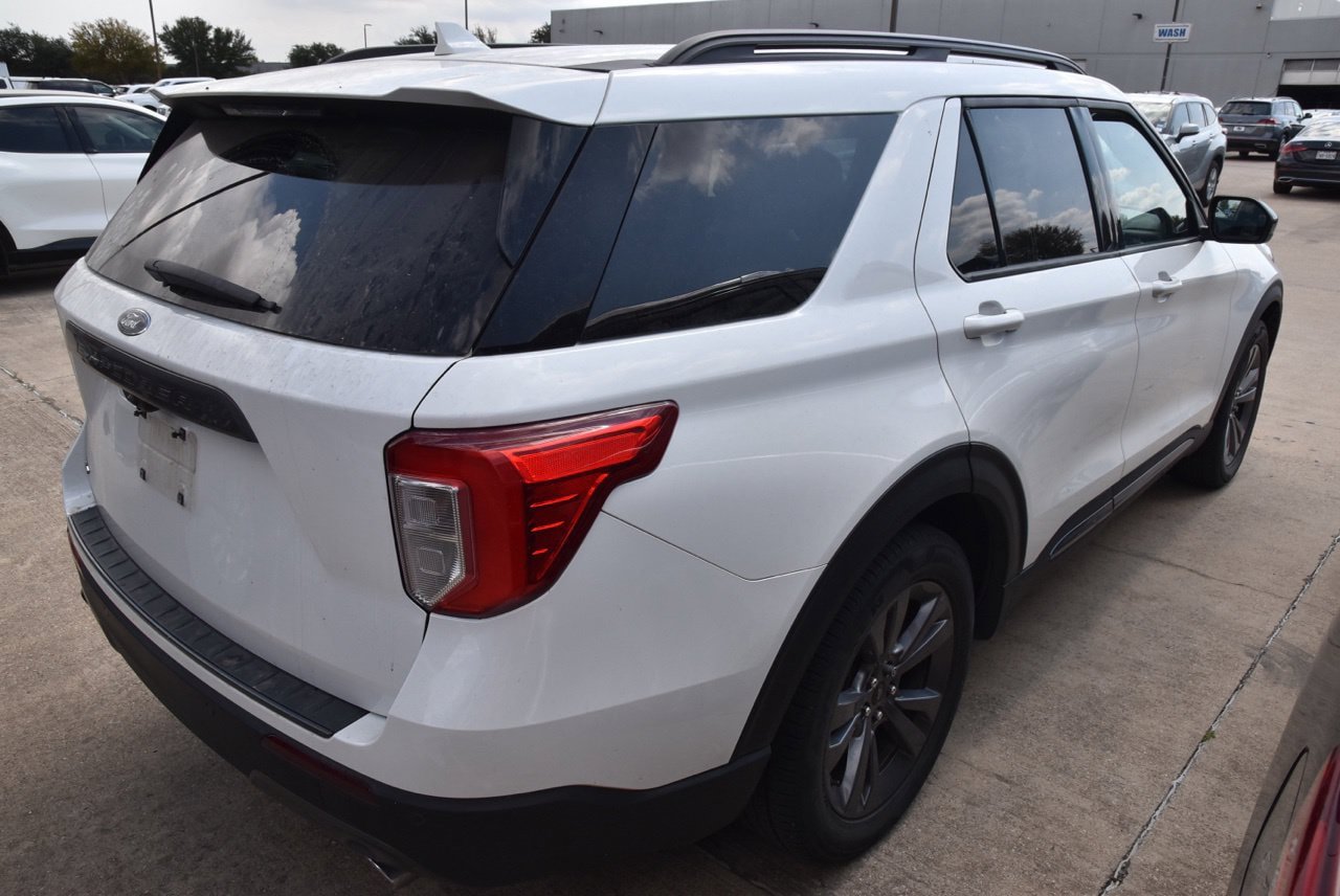 Used 2022 Ford Explorer XLT w/ Equipment Group 202A RWD image 6