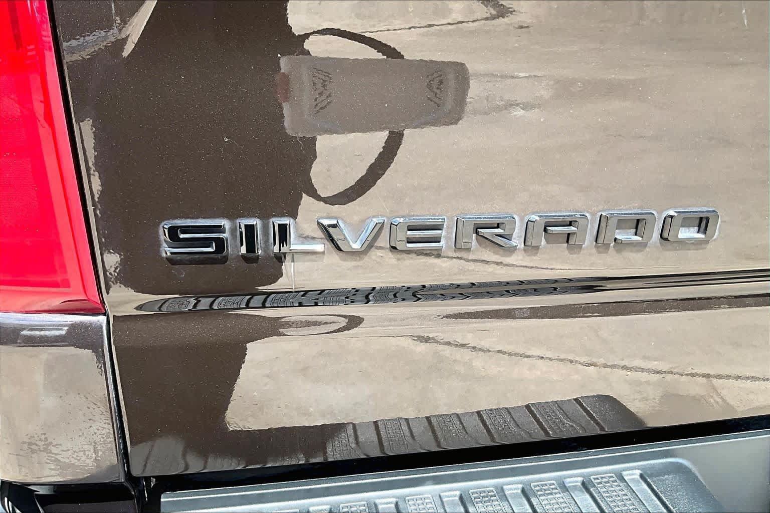 Used 2020 Chevrolet Silverado 1500 LTZ w/ LTZ Premium Package AWD/4WD image 10