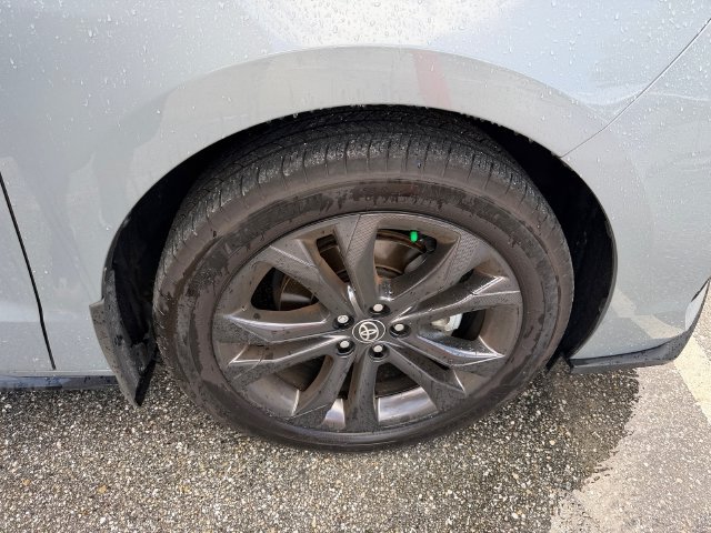 Used 2026 Toyota Sienna XSE FWD image 12