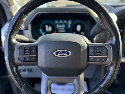 Used 2022 Ford F150 Lariat image 12
