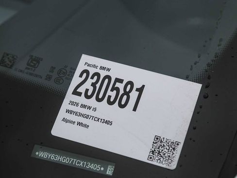 New 2026 BMW i5 eDrive40 w/ Premium Package image 24